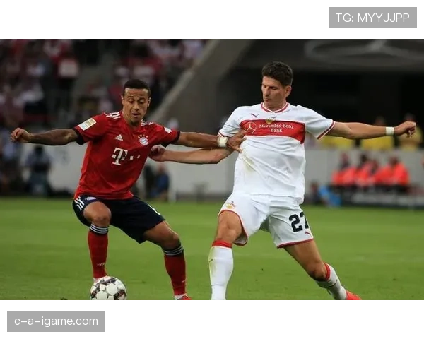 斯图加特球迷热情高涨，球队德甲状态回暖表现抢眼