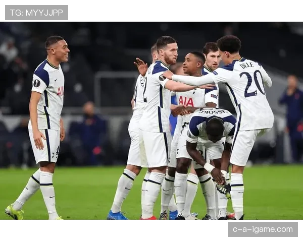 乌迪内斯精彩对决引爆球迷热议：进球与战术博弈成焦点