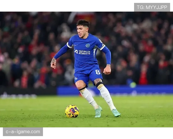 切尔西状态回暖，英超赛季表现稳健，强势逆袭在即