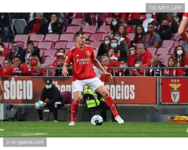 沙尔克边路战术奏效，联赛表现强势回暖